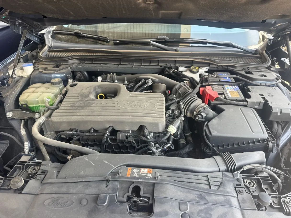 Car image 18