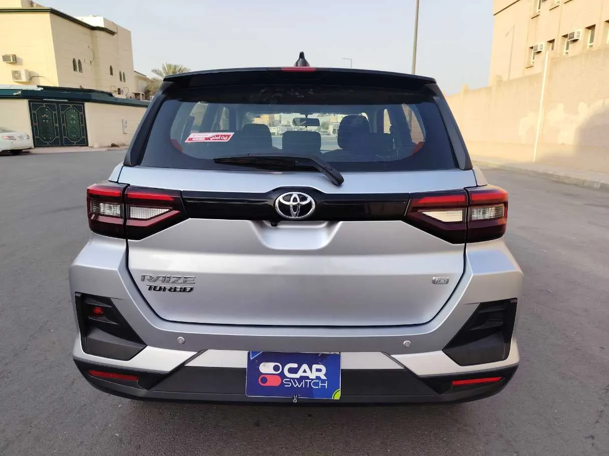 Car image 6