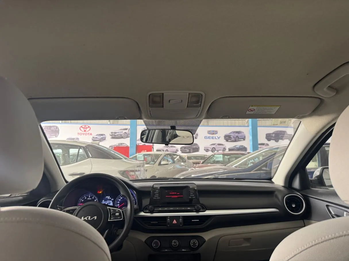 Car image 16