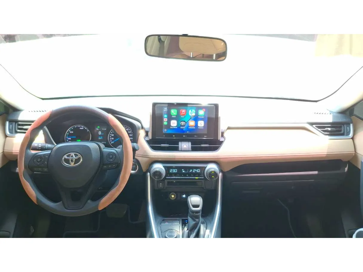 Car image 17