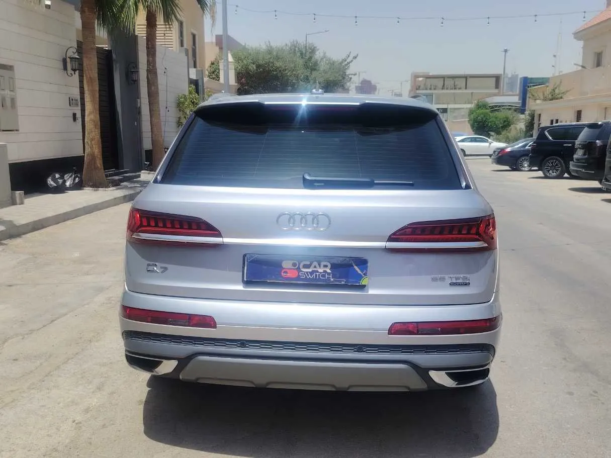 Car image 6
