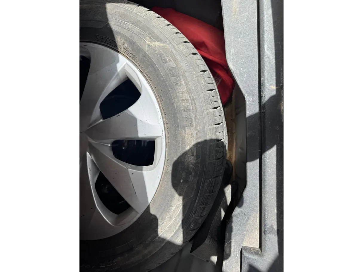 Car image 20