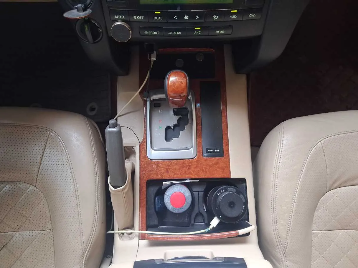 Car image 17