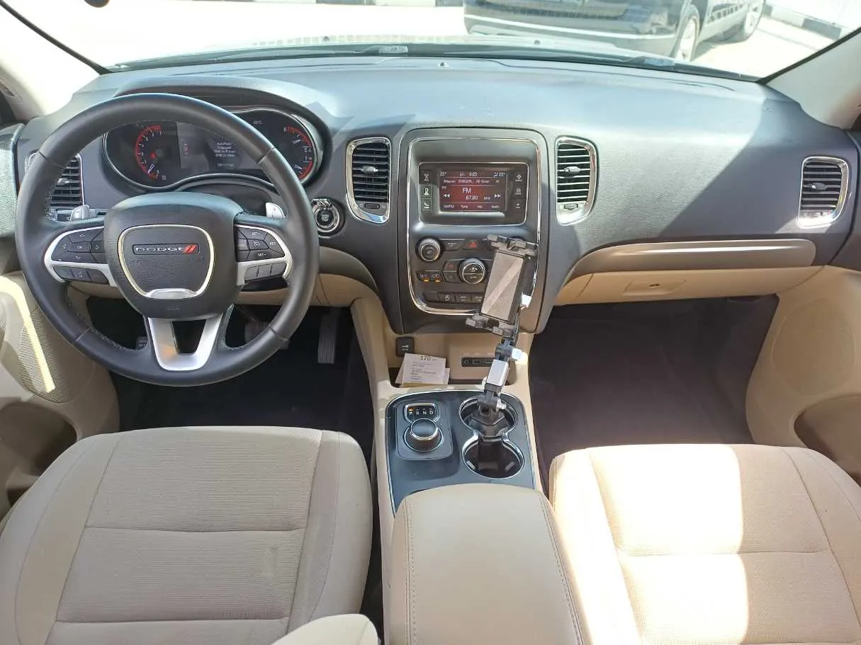 Car image 16