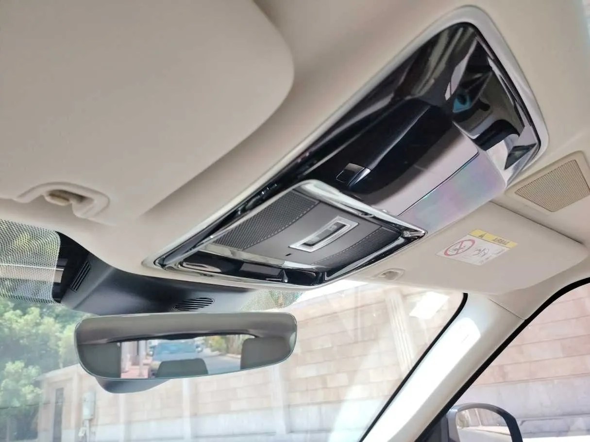 Car image 42