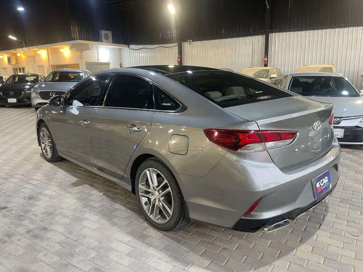 Car image 7