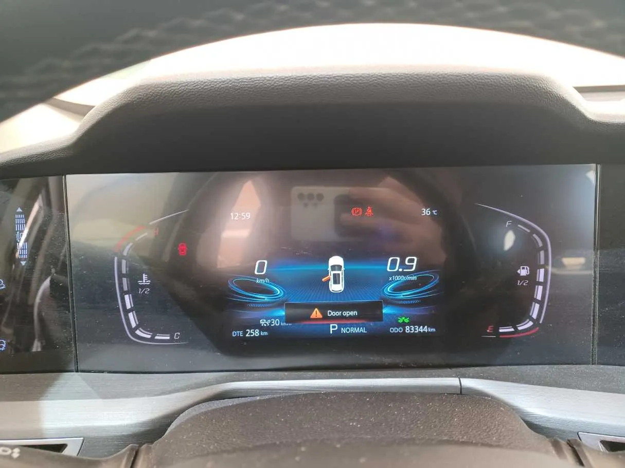 Car image 17