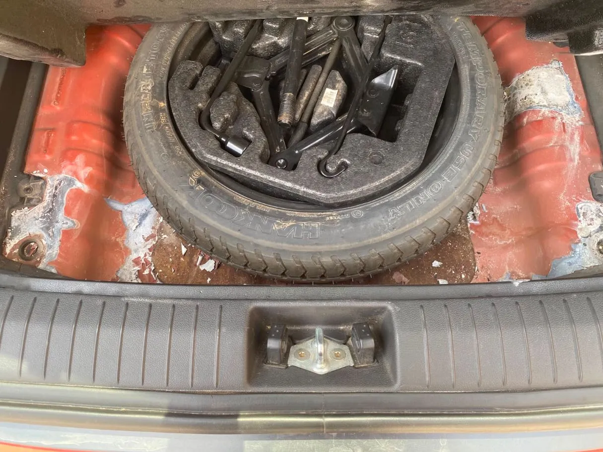 Car image 22