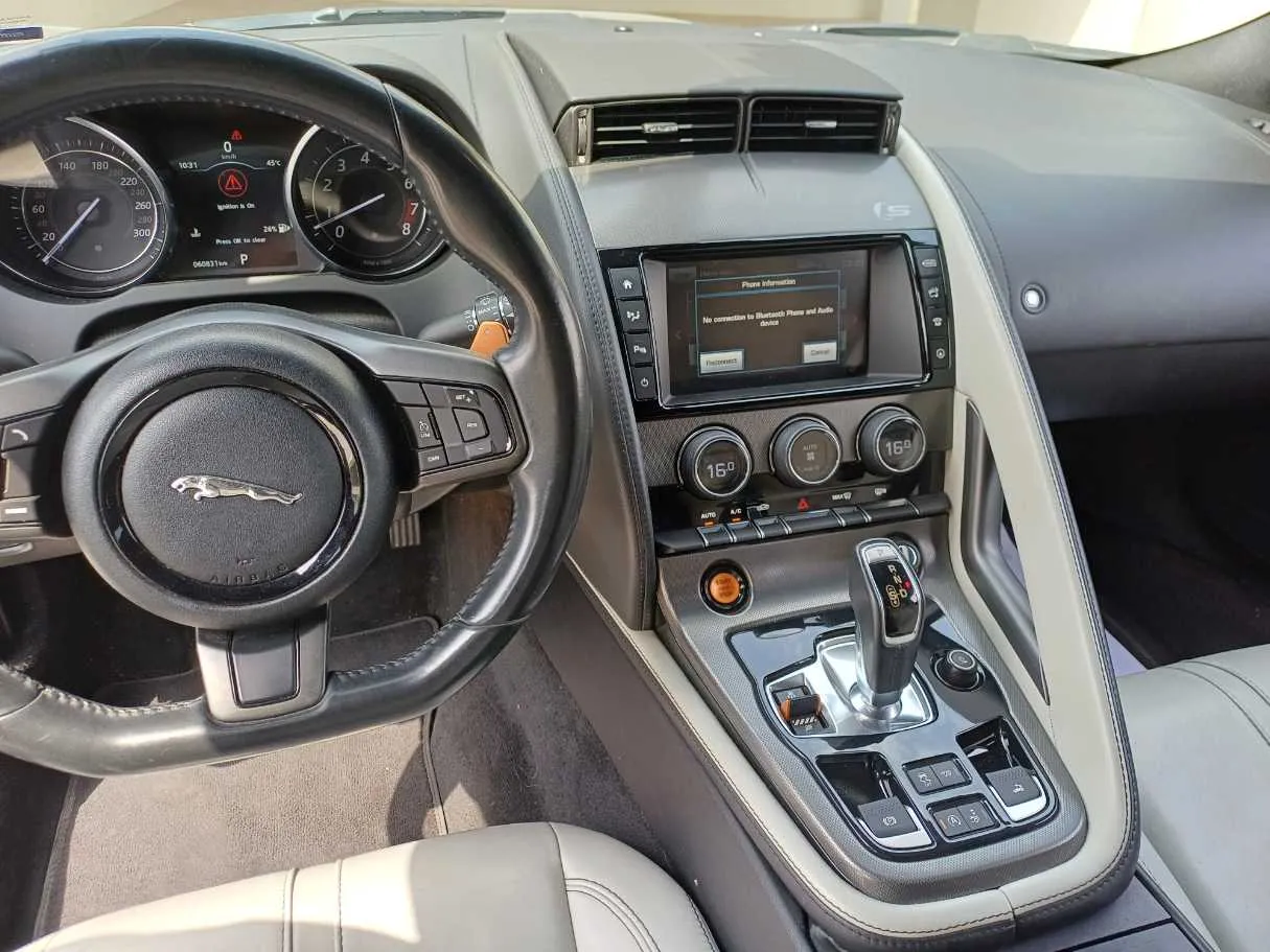 Car image 16
