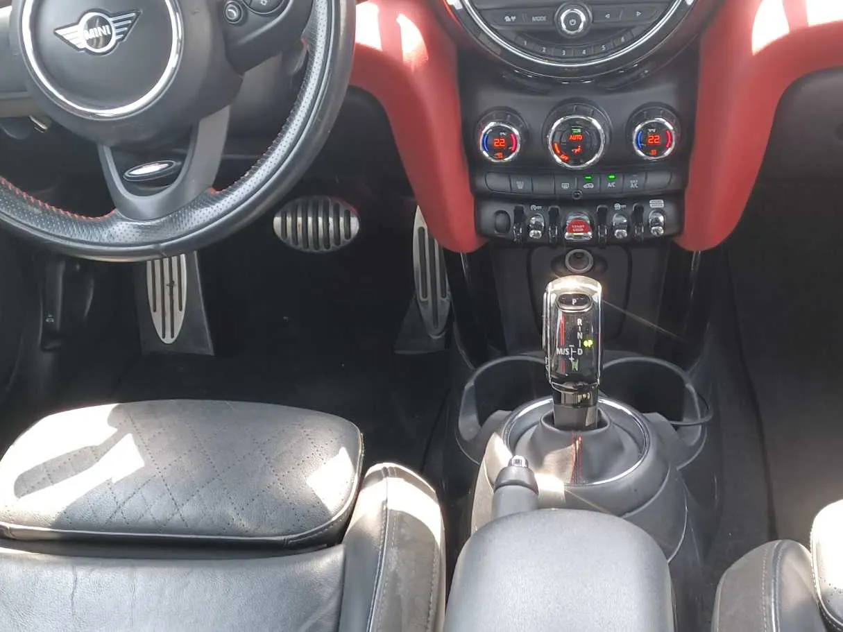 Car image 13