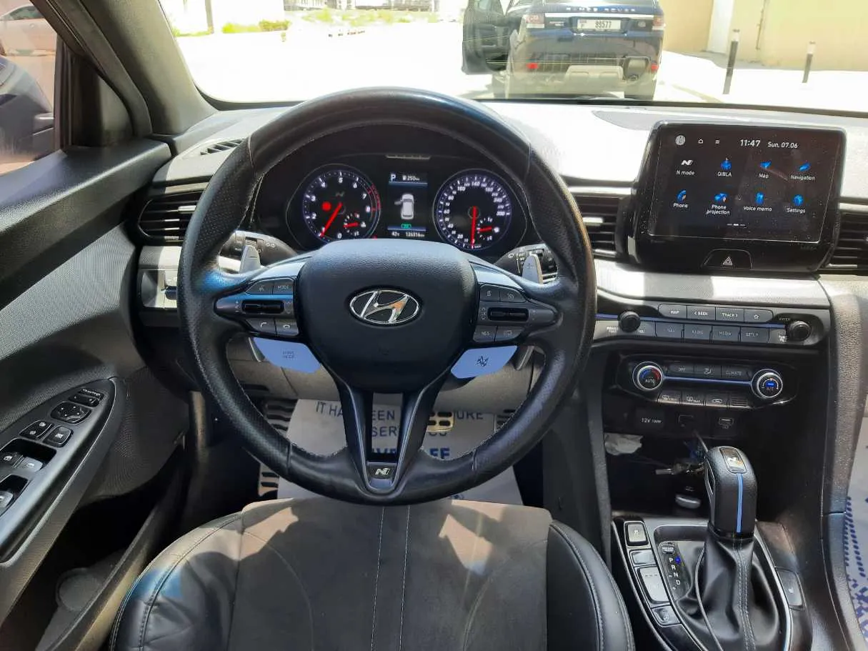 Car image 13