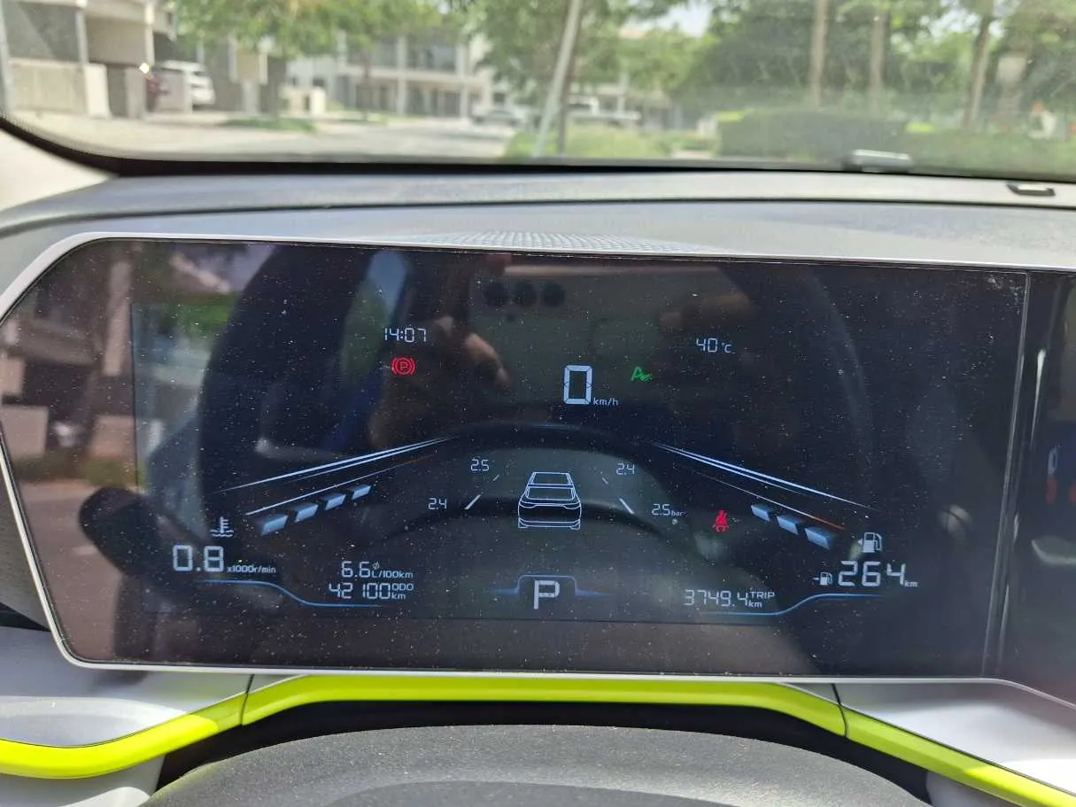 Car image 14