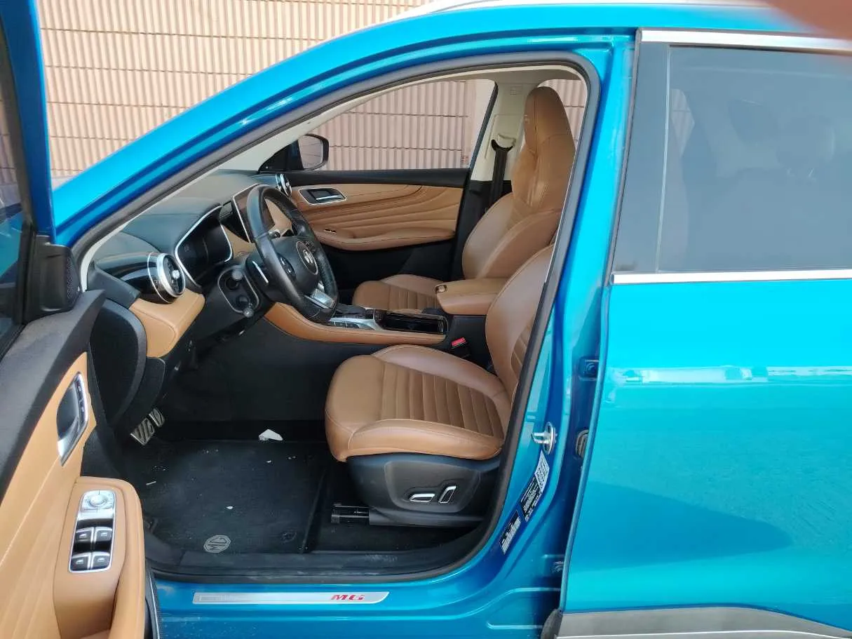 Car image 11