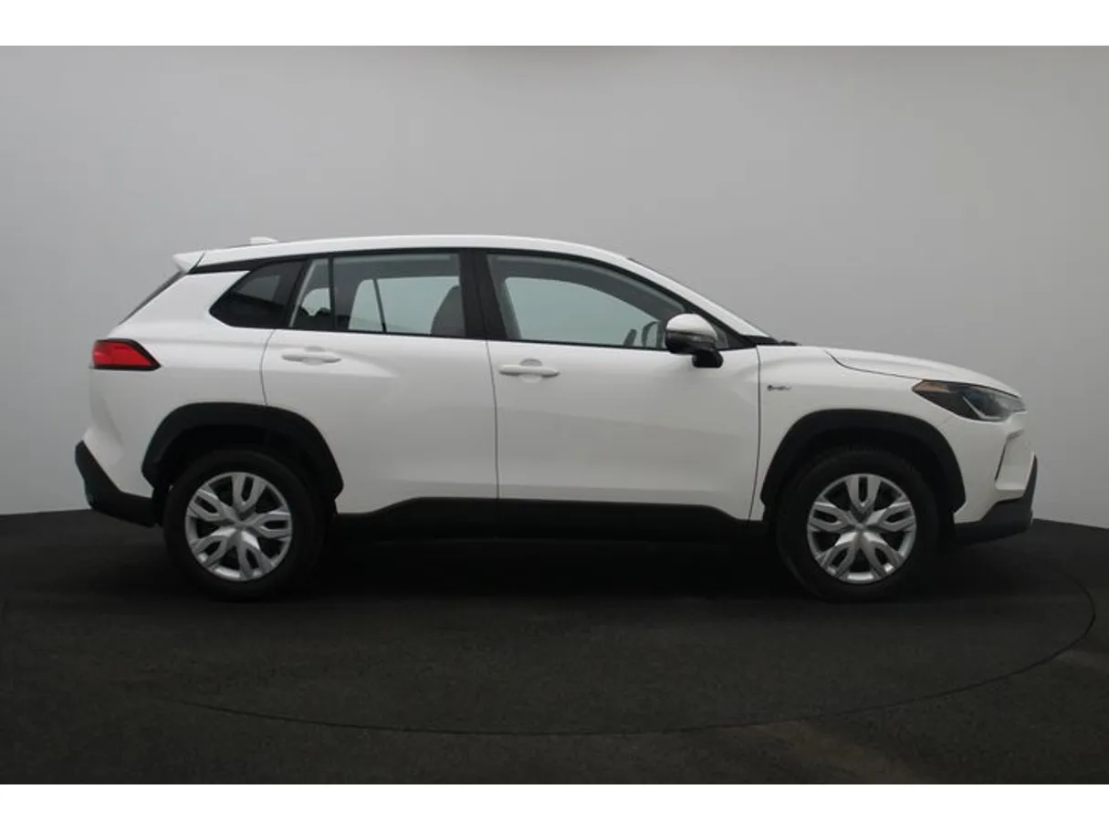 Car image 13