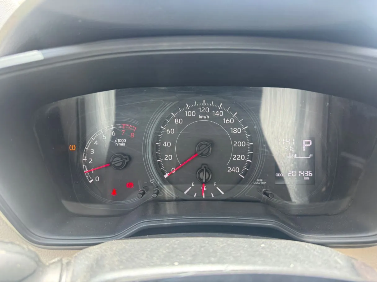 Car image 18