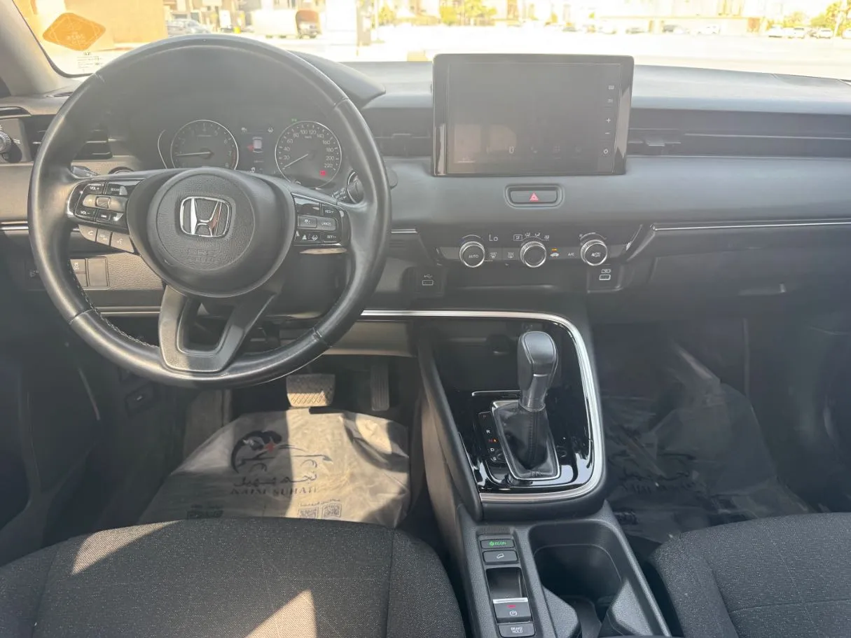 Car image 17