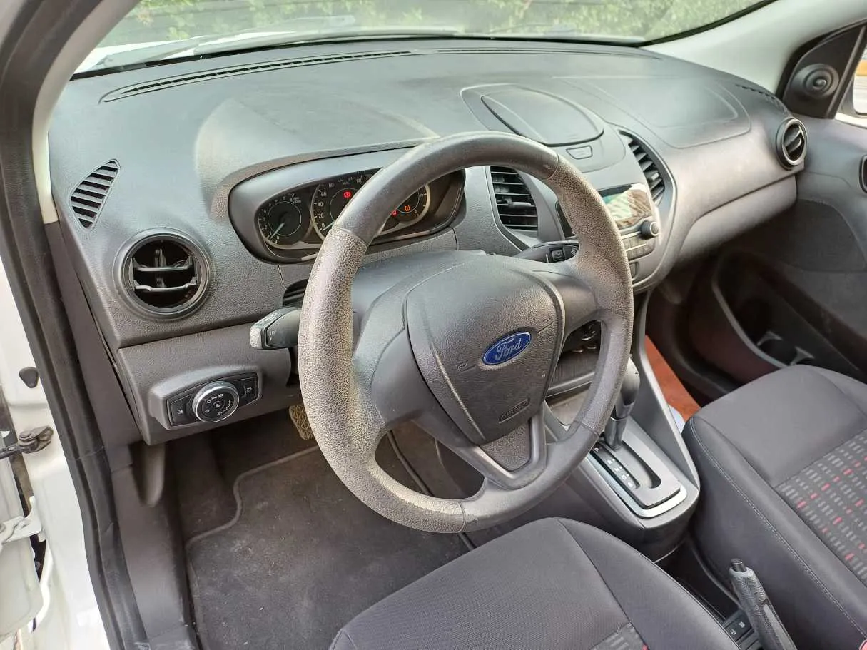 Car image 11