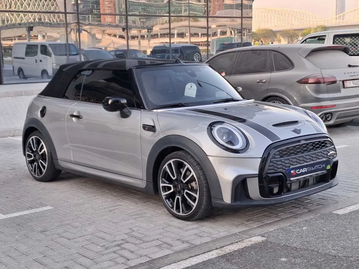 Car image 4