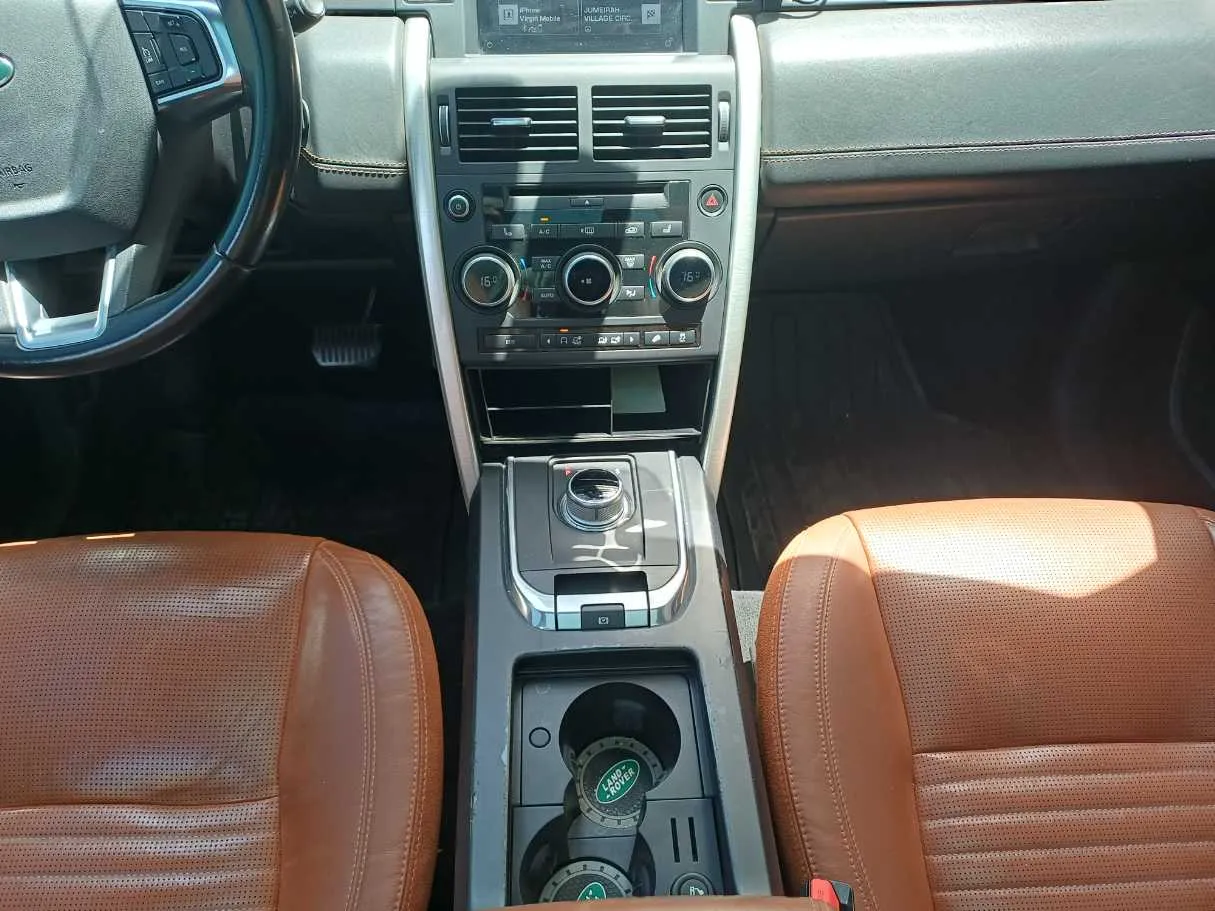 Car image 19