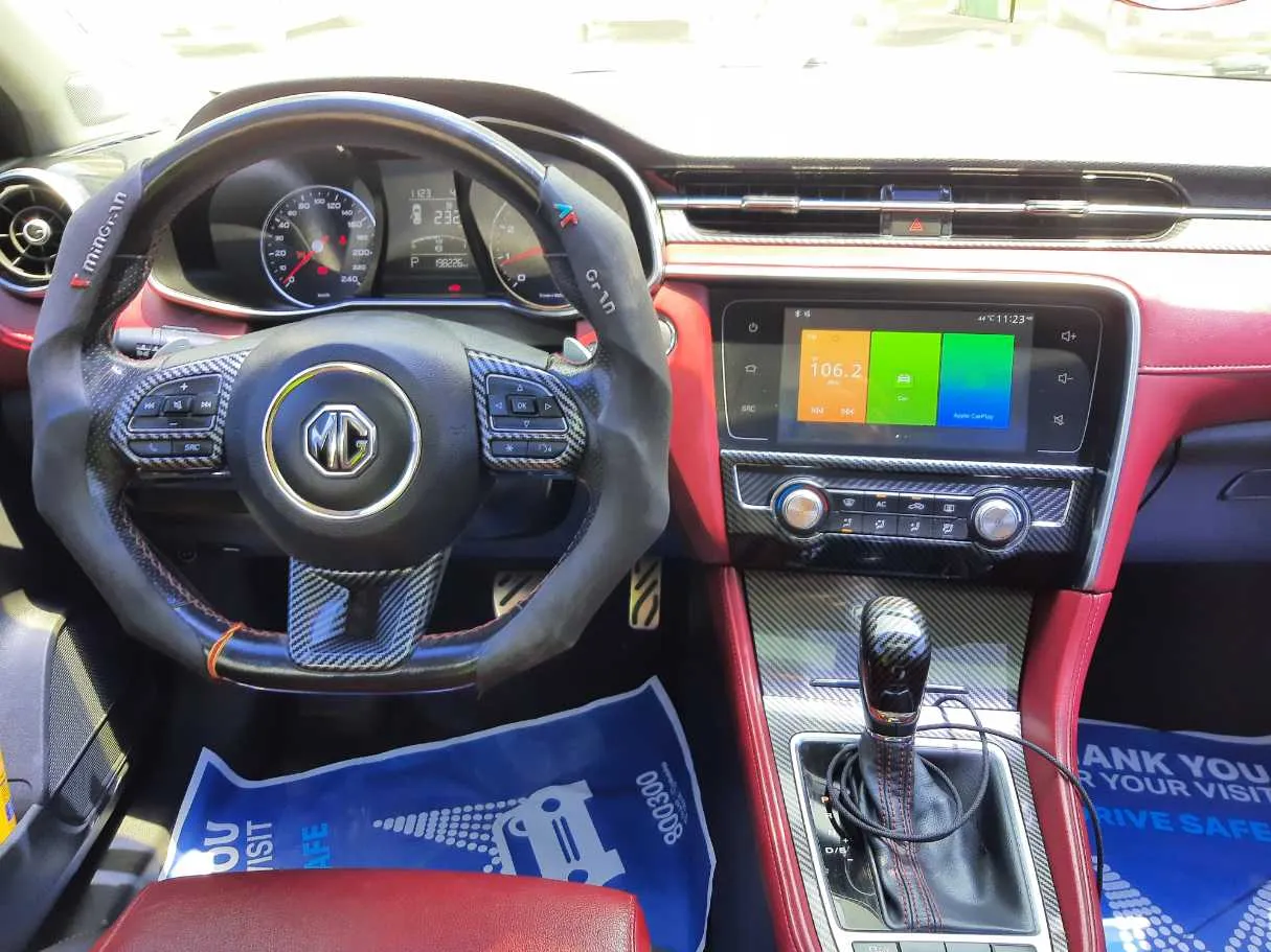 Car image 16
