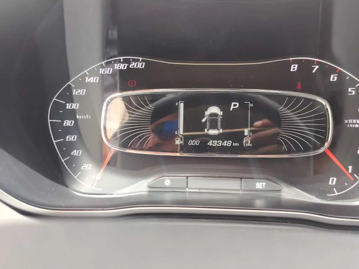 Car image 23