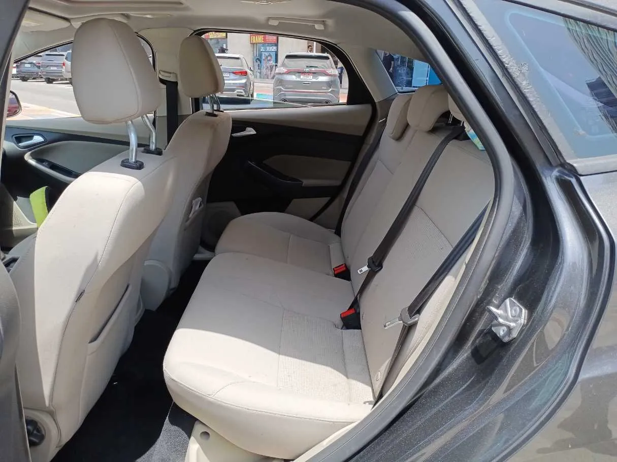 Car image 13