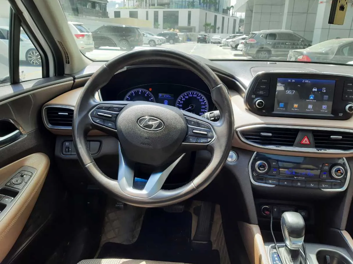Car image 14
