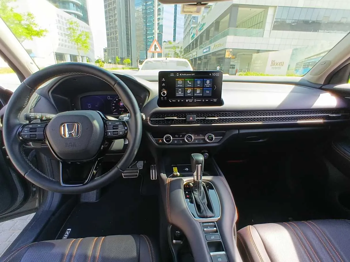 Car image 14