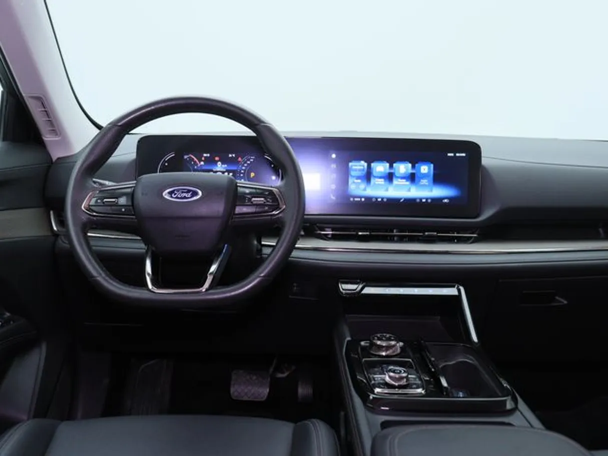 Car image 15