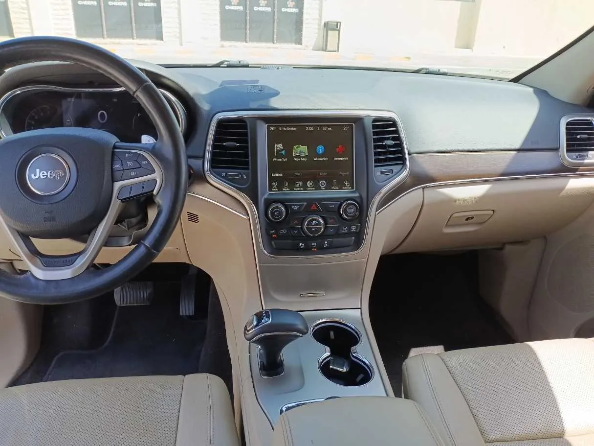 Car image 15