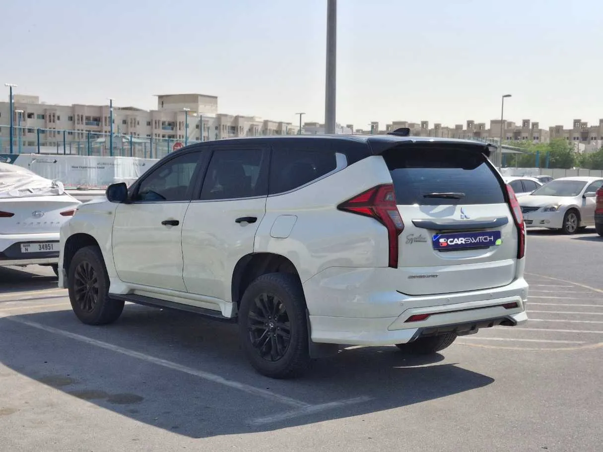 Car image 7