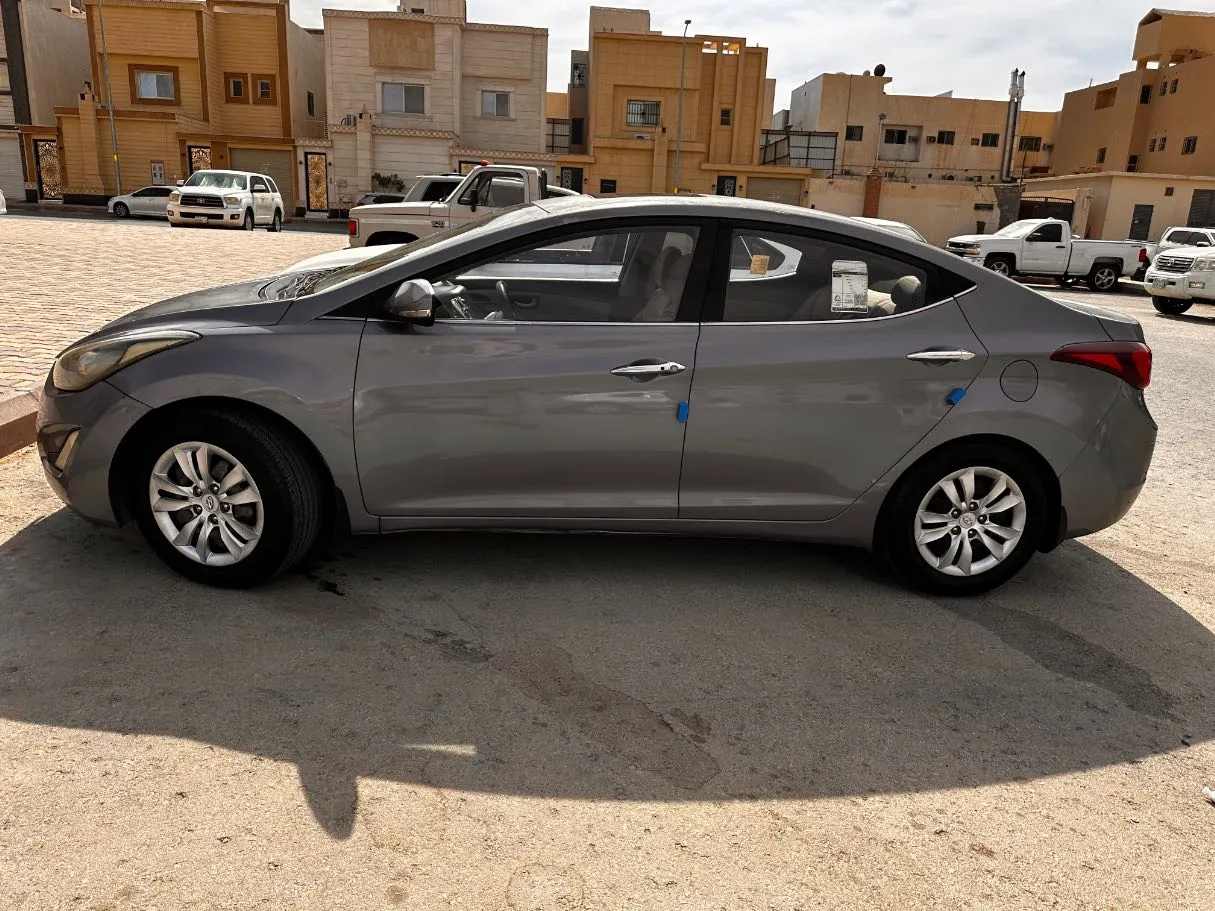 Car image 8