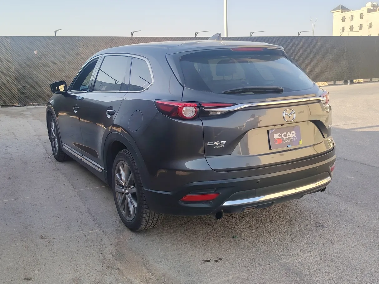 Car image 7