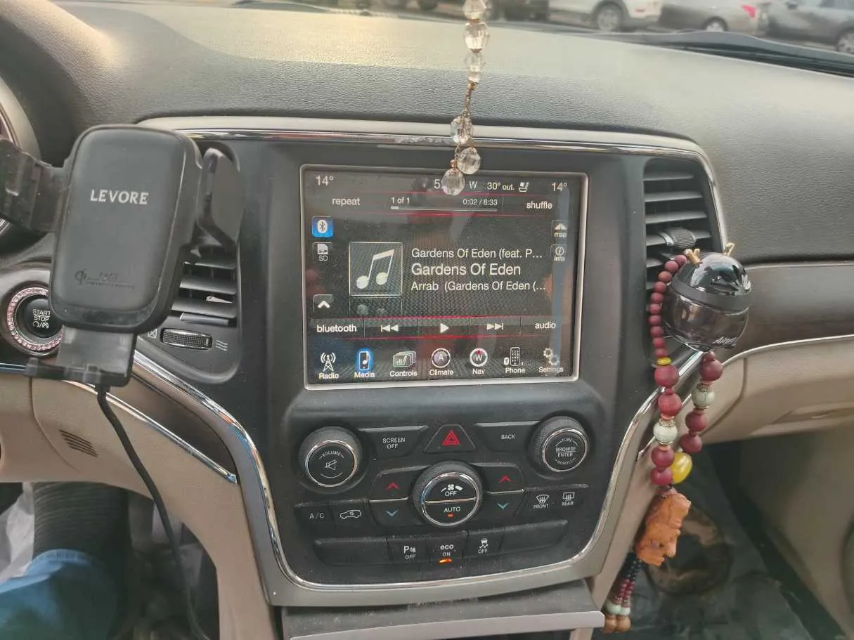 Car image 22