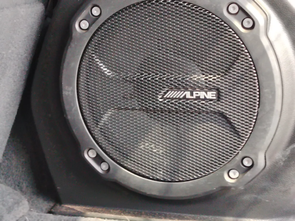Car image 27