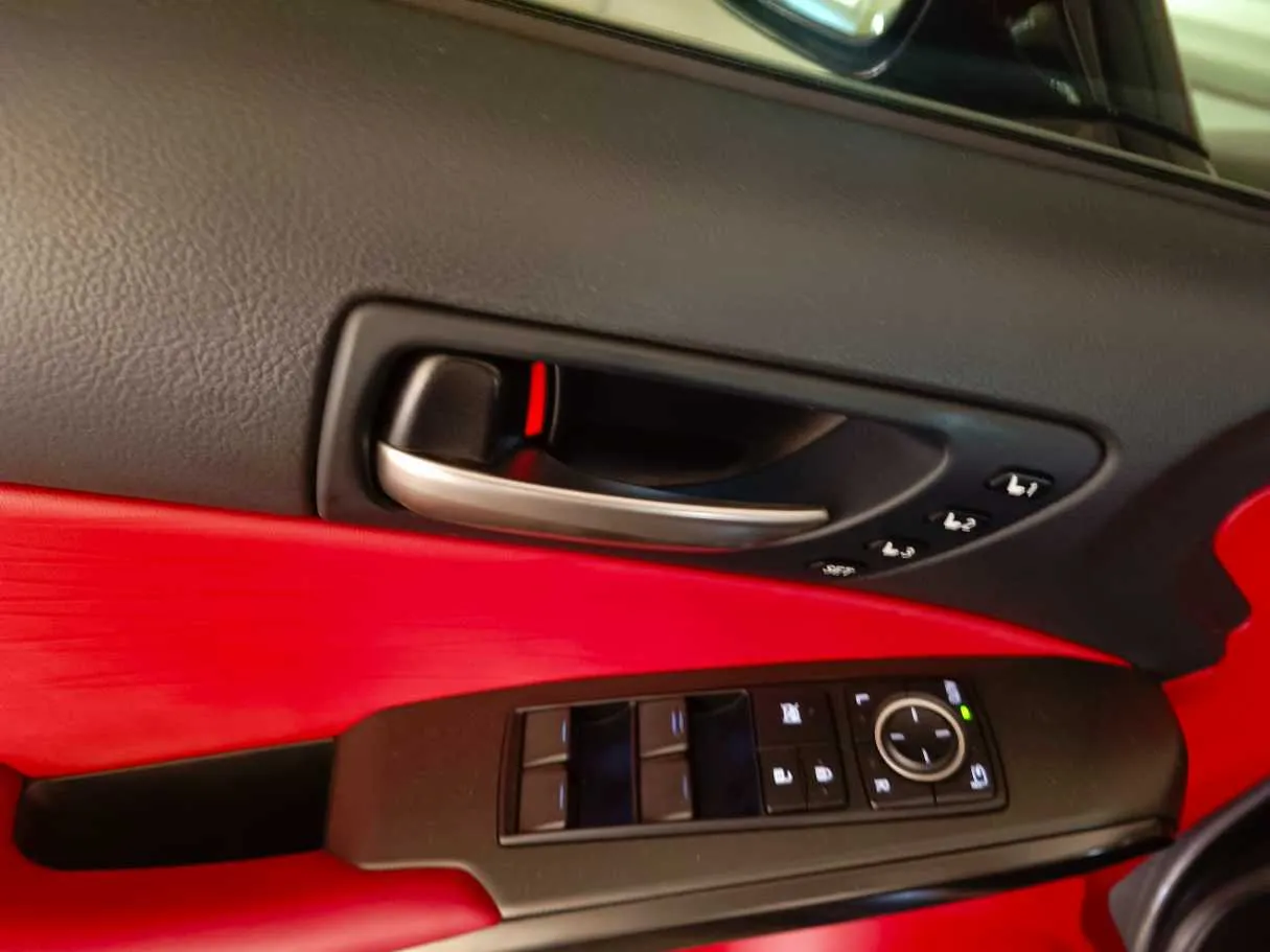 Car image 28