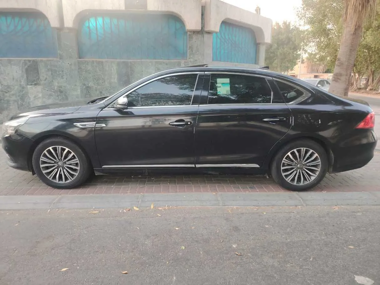 Car image 8