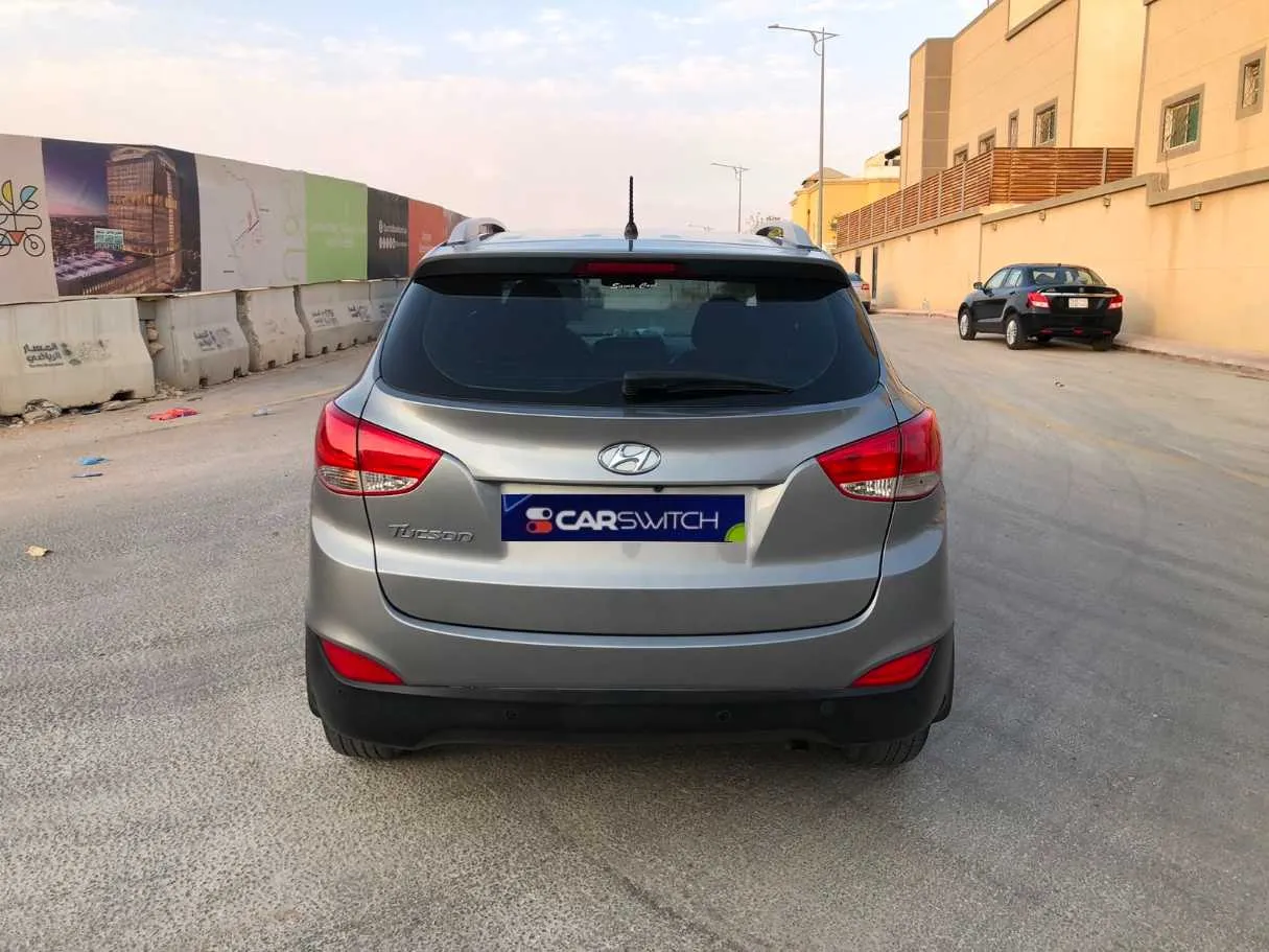 Car image 6