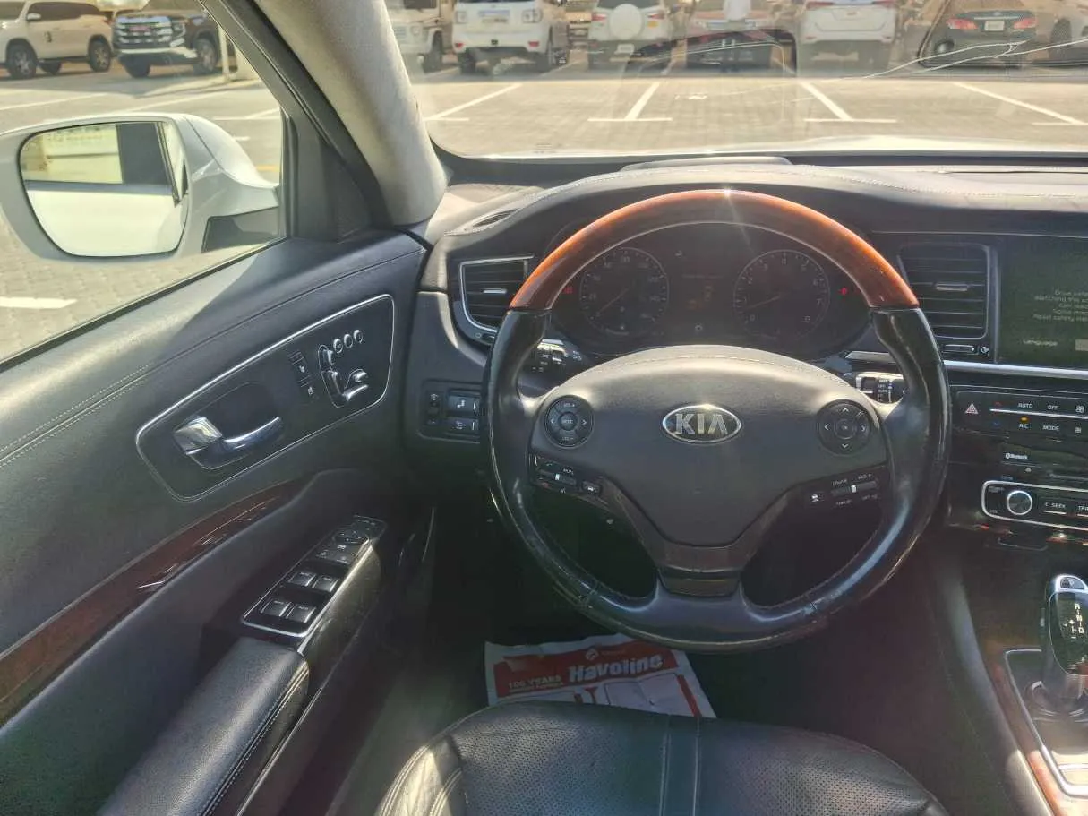Car image 13