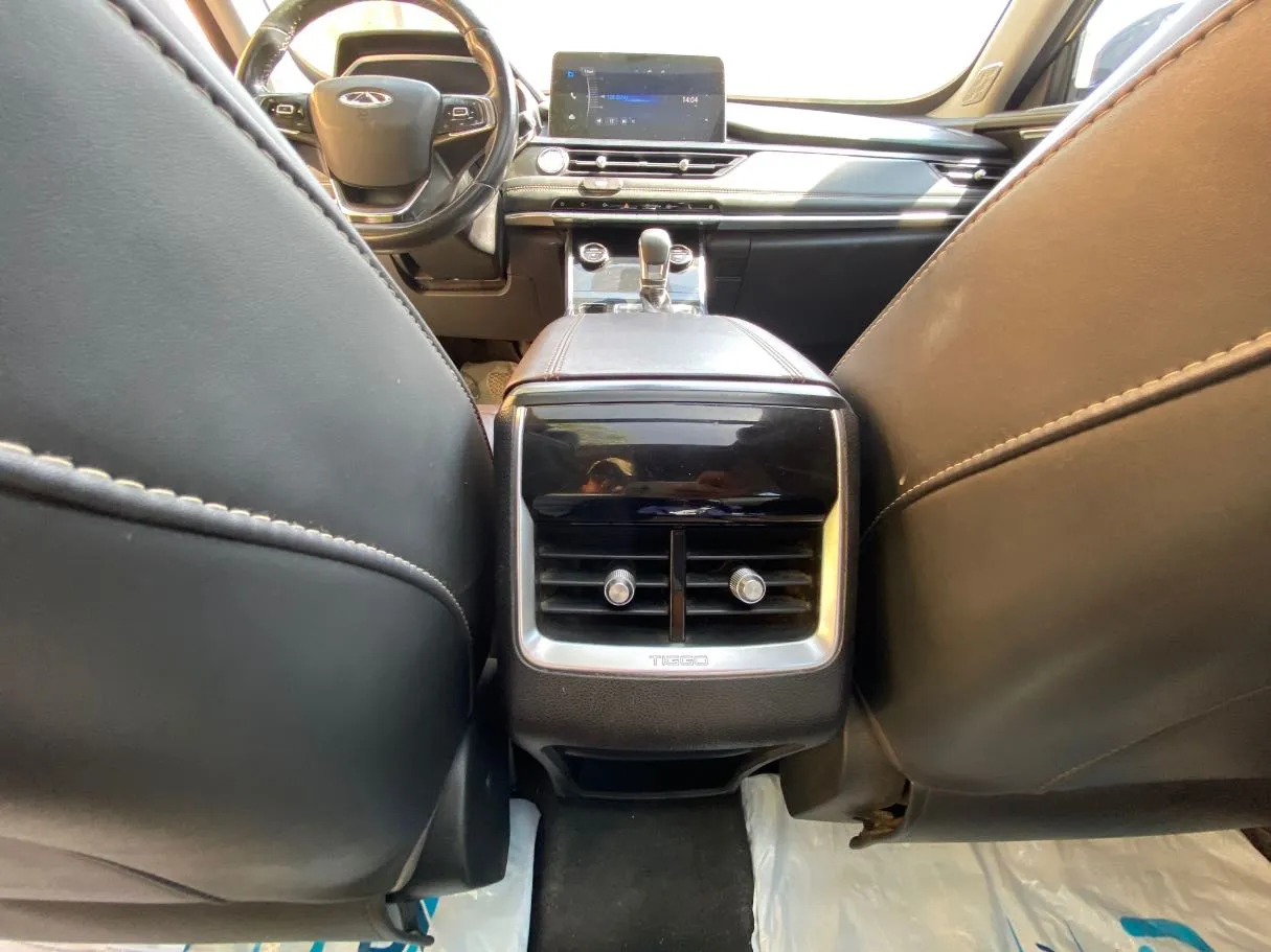 Car image 28