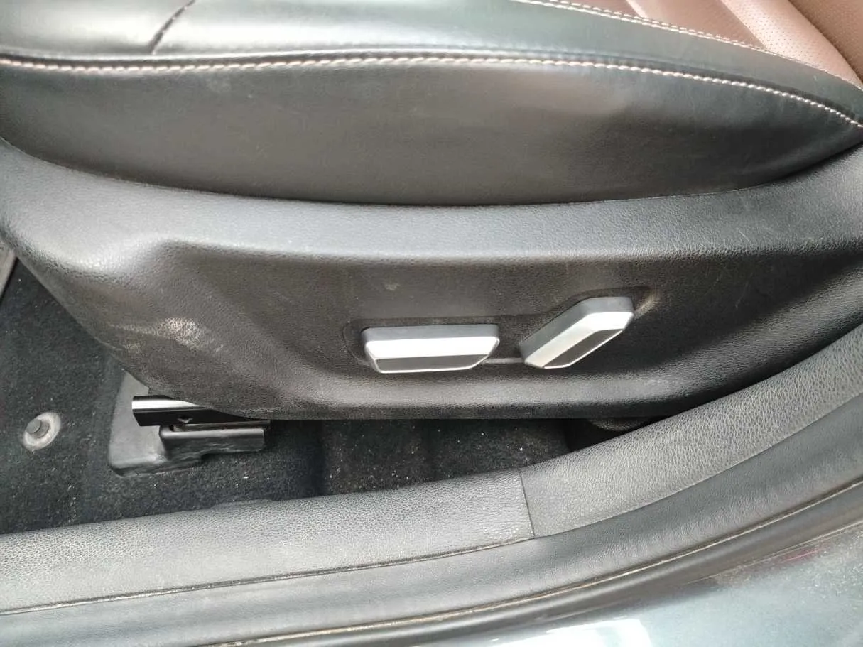 Car image 41