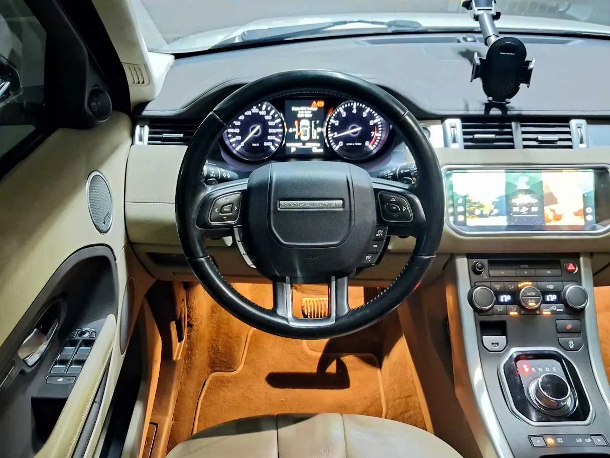 Car image 15
