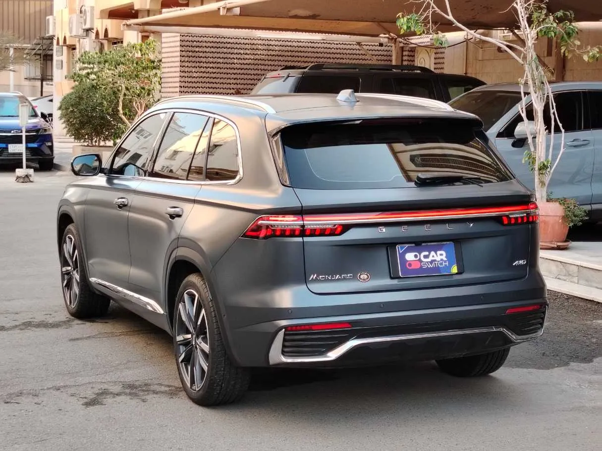 Car image 7