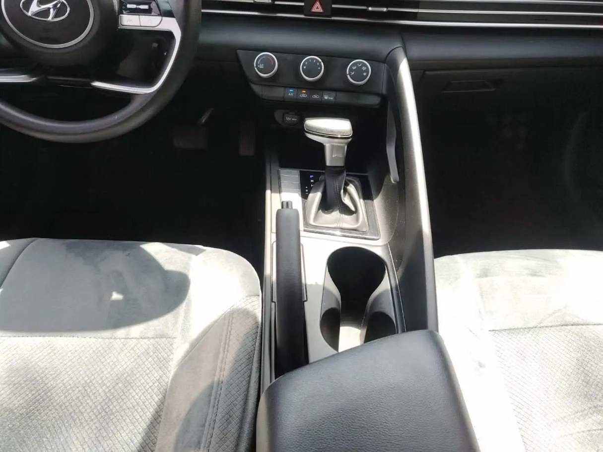 Car image 20