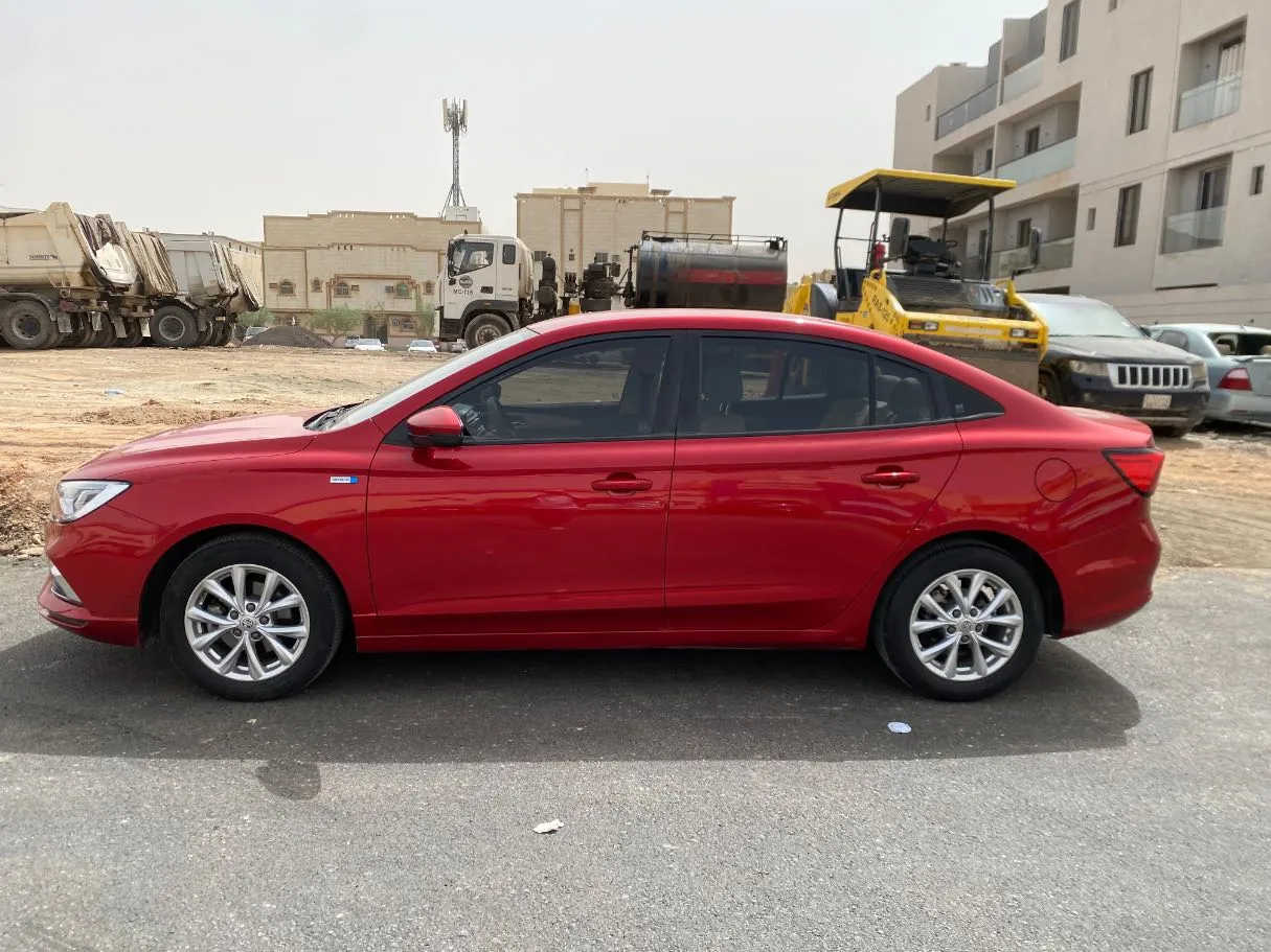 Car image 8
