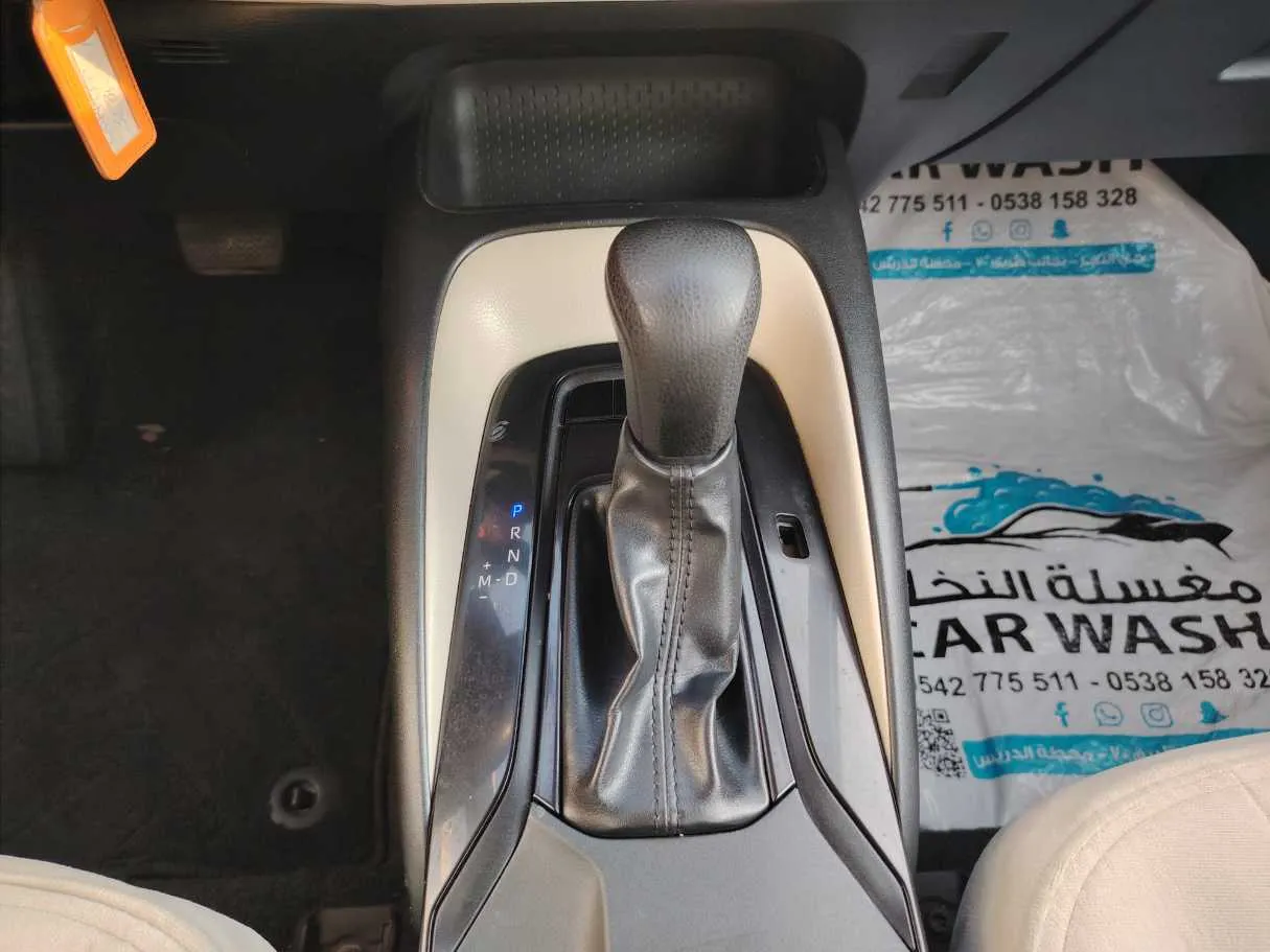 Car image 19