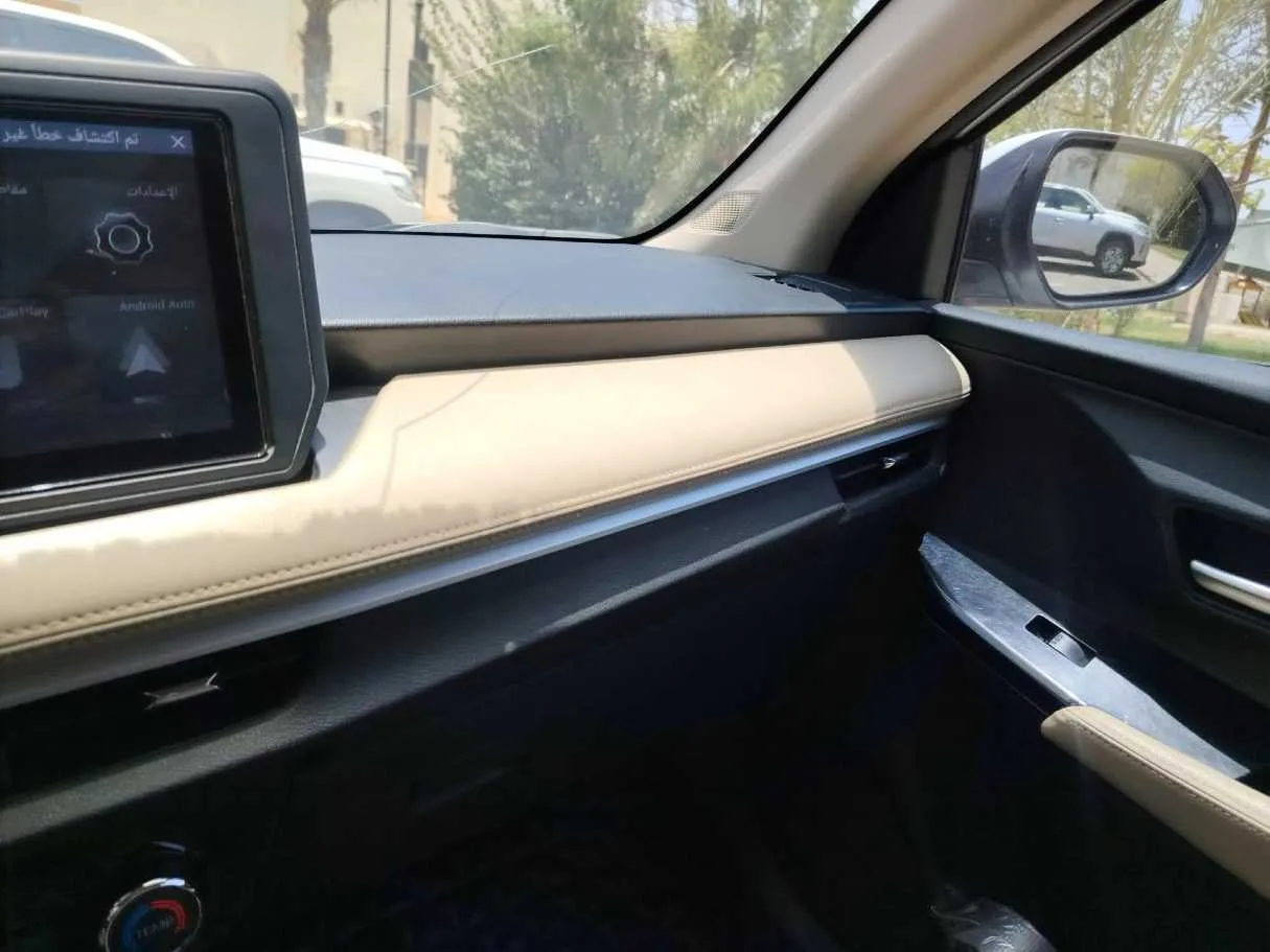 Car image 28