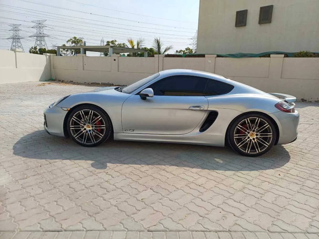 Car image 4