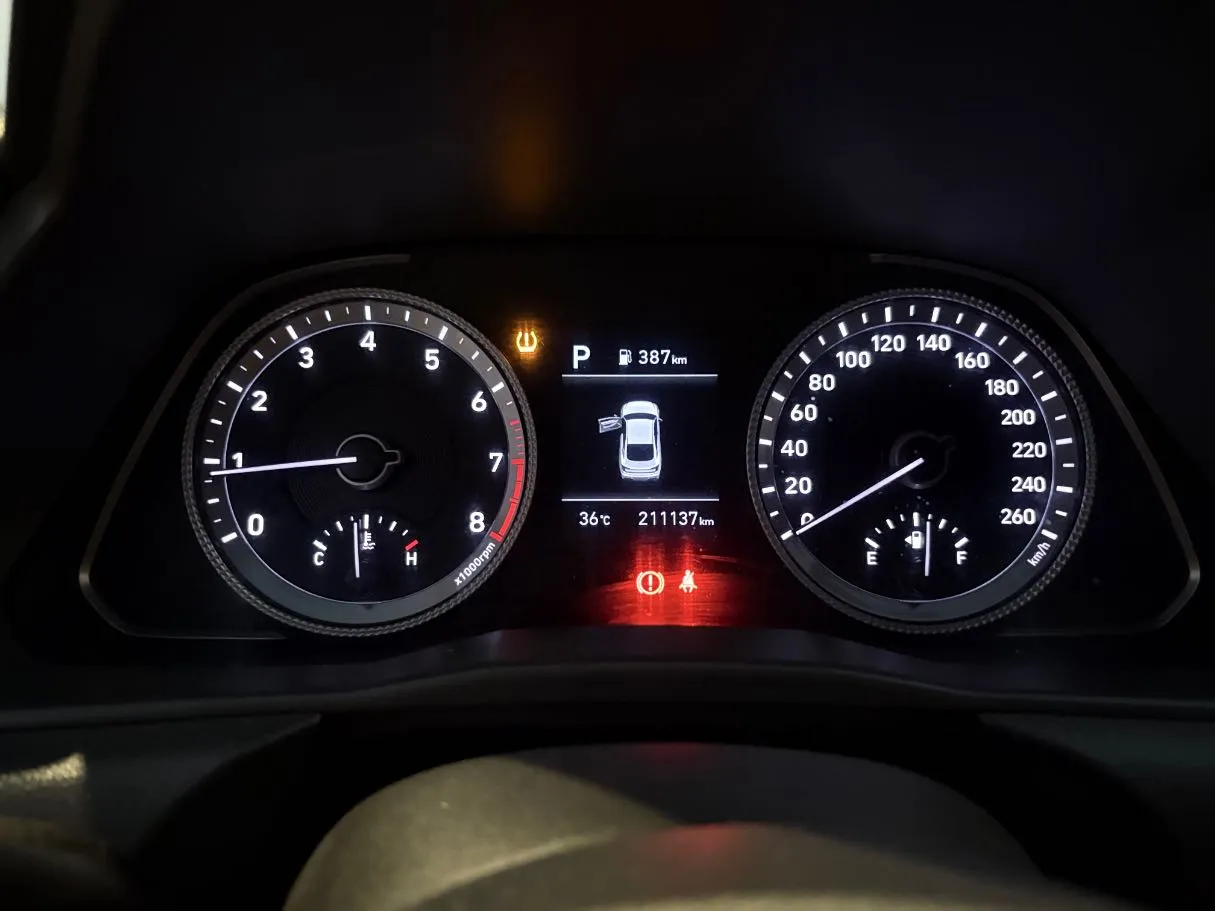 Car image 23