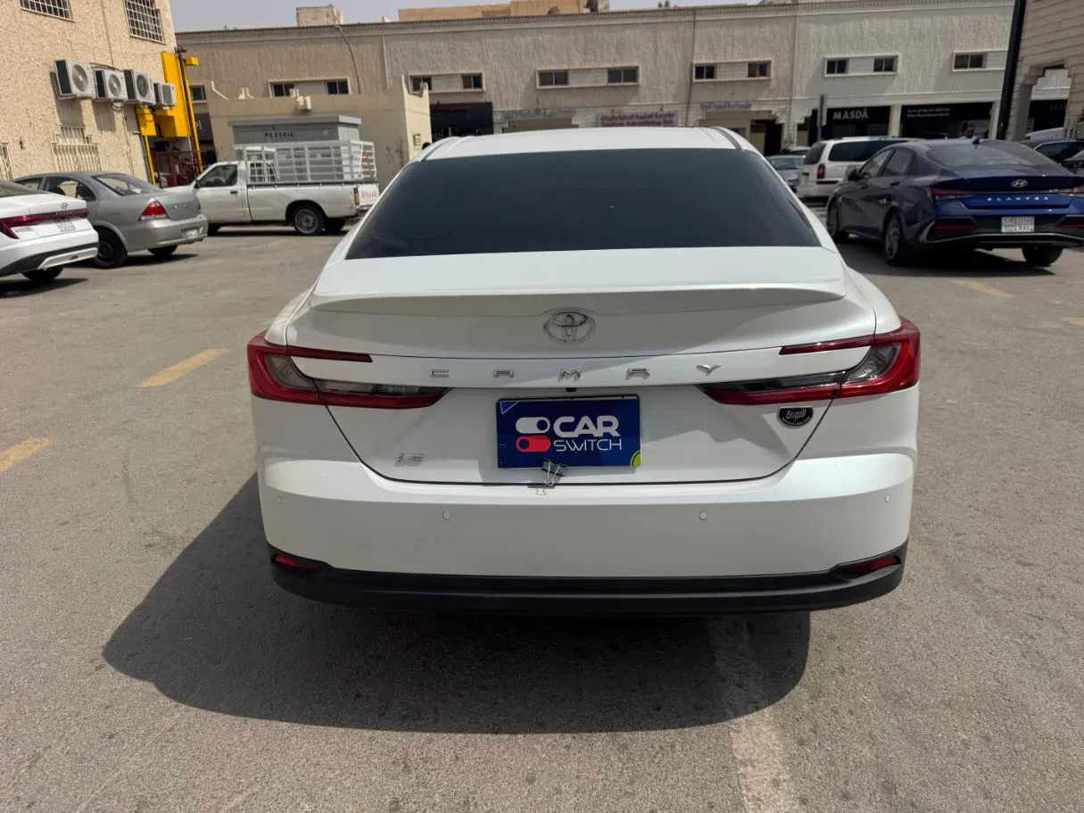 Car image 6
